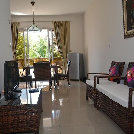 Burnas Beach Aparthotel Pereybere Beach Exterior photo